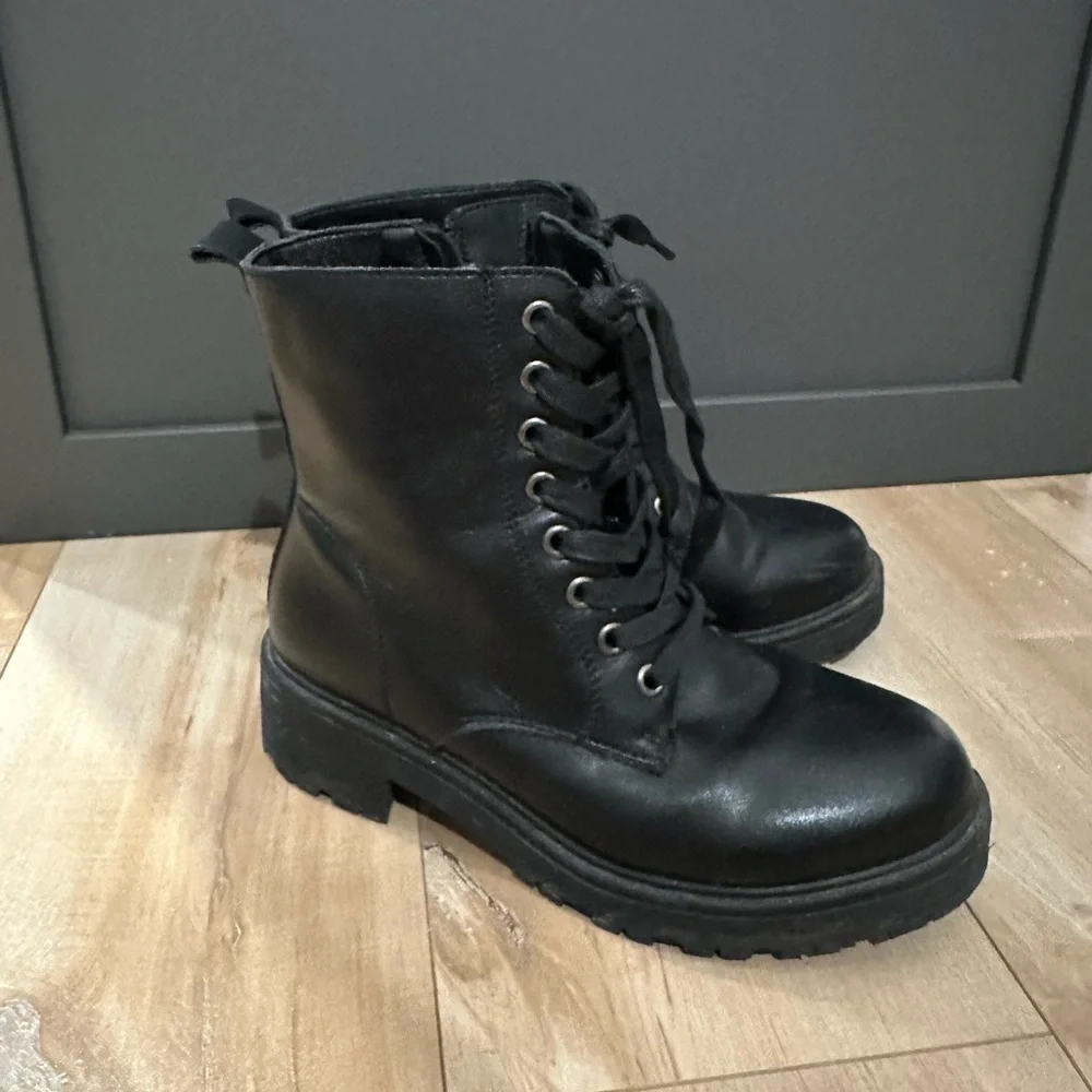 Combat boots size 6 - Picture 2 of 3